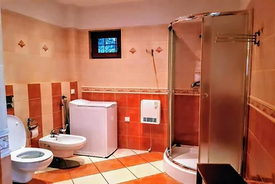 Willa wakacyjna z ogrodem i sauną, blisko...