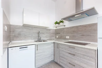 Appartement met zwembad vlakbij zee