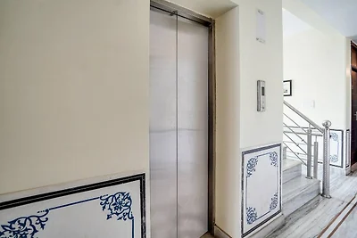 The Urban Nest con Rooftop Lounge Jaipur