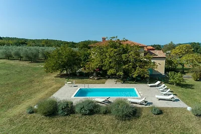 Villa in Vizinada mit Schwimmbecken