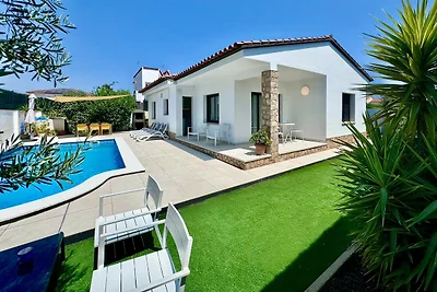 3 Schlafzimmer Villa an der Costa Brava