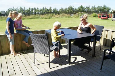 Gemütliche Hütte im Campingresort