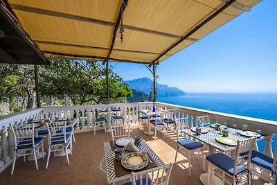 Villa in Amalfi mit Pool und Meerblick