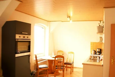 Einladende Ferienwohnung in Wiek mit Garten