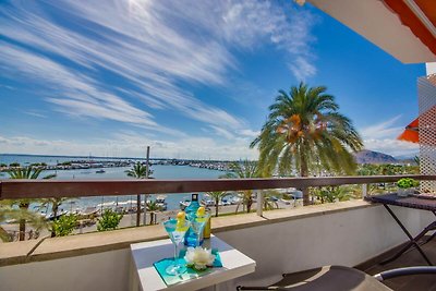 Modernisiertes Apartment mit Meerblick