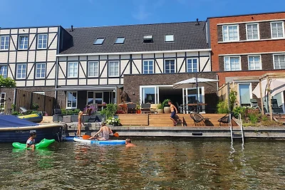 Ideale casa familiare sull'acqua