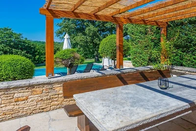 Ferienhaus in Žminj mit Schwimmbecken