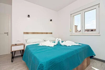 Modern Apartments with Private Balcony - Prem...