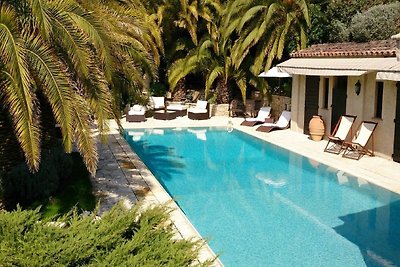 Herrliche Villa mit Schwimmbad in Nizza