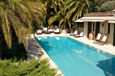 Herrliche Villa mit Schwimmbad in Nizza