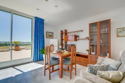 Appartement met uitzicht op zee vanaf terras