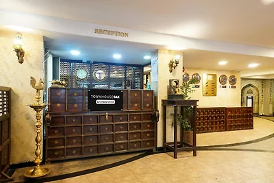 Super casa a schiera Oak Prabhat Road