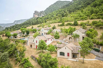 Cottage in Gorges du Tarn met Zwembad
