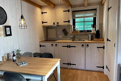 Einladendes Chalet in Monnickendam mit Garten
