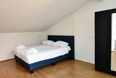 Piacevole casa vacanze con piscina in comune