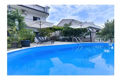 Villa in Savičenta mit Schwimmbecken