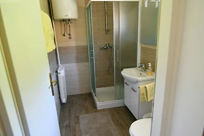 Scenic Retreat Rooms and Family Apartments - ...