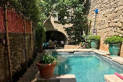 Appartement met verwarmd zwembad in Uzès