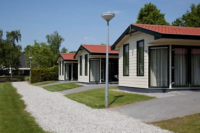 Gut ausgestattetes Mobile Home mit Geschirrsp...