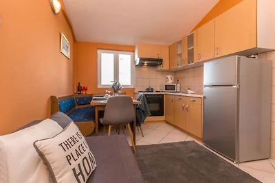 Villa Julia - Two Bedroom Apartment 1