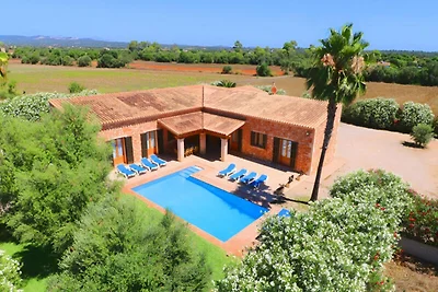 Haus in Campos mit Pool und Gartenblick