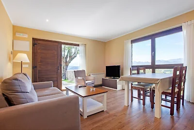 Moderne Wohnung in Parres mit Garten