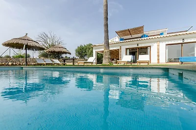 Villa mit Salzwasserpool