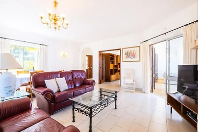 Villa in Albufeira mit Pool und Grillbereich