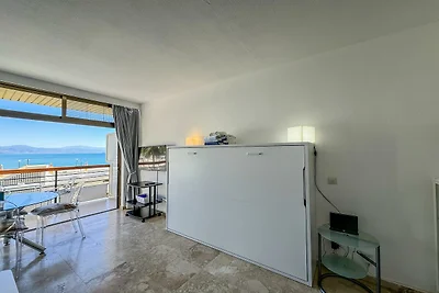 Appartamento vista mare con balcone