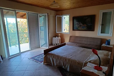 Abgeschiedenes Ferienhaus in Kalavrouza mit B...