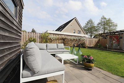 Vakantiehuis in Grou met ruime tuin en sauna