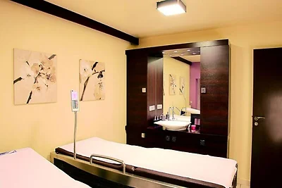 6-Zimmer-Maisonette-Wohnung für 10/12...