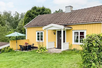 Charmantes Cottage am See in Torsebo