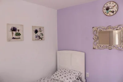 Guest House Gugily- Twin Room with Shared Bat...