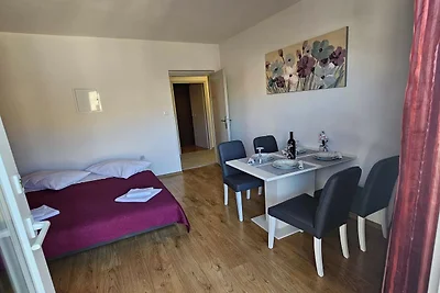 Wohnung in der Küstenstadt Grebastica