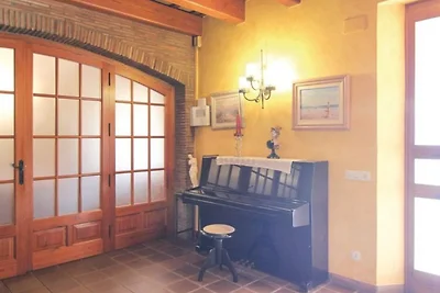 Villa mit Sonnenliegen