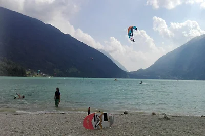 Porta d'accesso a Brent de l'Art con lago