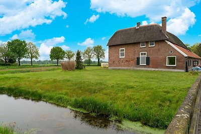 Comfortabel voorhuis in Voorst met een grote...