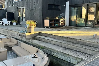 Am Wasser in Friesland (NI)