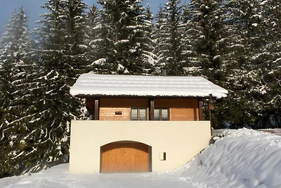 Chalet in Les Gets bij Skibus & Sauna