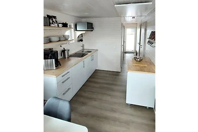 Hausboot in Stralsund mit Schwimmbecken