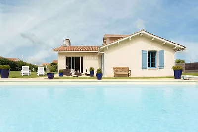 Geräumige Villa mit privatem Schwimmbad