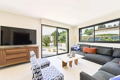 Villa in Mougins mit Pool und Baumhaus