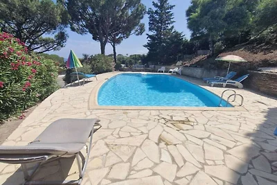 Villa in SAINTE MAXIME mit Schwimmbecken