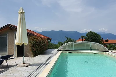 Villa a Castellveccana con piscina privata