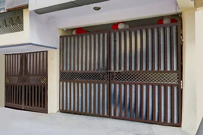 Super Hotel O Uttam Nagar