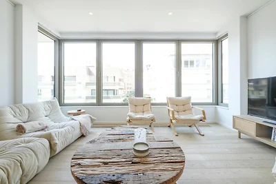 Elegante Wohnung mit seitlichem Meerblick
