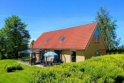 Villa mit gemütlichem Gartenzimmer in Andijk