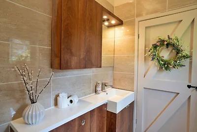 Bauernhaus in Staffordshire mit Hügelblick