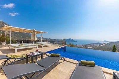 Villa in Kalkan mit Swimmingpool